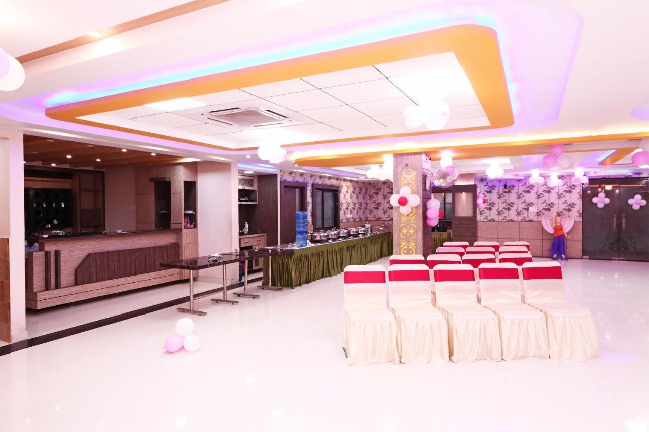 Capital O Hotel Sapphire Inn Gorakhpur Exterior photo